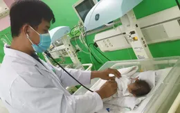 Choáng mất máu do vỡ tử cung, vào viện bác sĩ mổ bắt con mới biết mình... mang thai