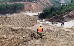 Khối lượng đất đá sạt lở tại Rào Trăng 3 ước tính trên 30.000 m3, độ sâu 5-7m