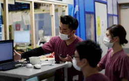 Các dự án nghiên cứu vaccine phòng COVID-19 của Nhật Bản bị tấn công mạng