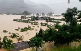 Miền Trung tiếp tục mưa lớn đến 21/10, Hà Tĩnh và Quảng Bình vẫn ngập lụt sâu