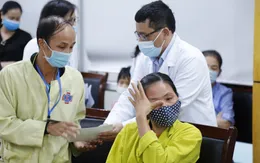 Bệnh viện K hỗ trợ hơn 100 bệnh nhân ung thư sống tại các vùng bị thiệt hại do mưa lũ