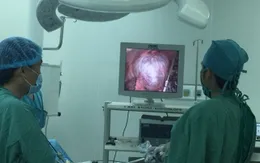 Bệnh nhân ho có đàm trắng đục lâu ngày, bác sĩ phát hiện kén khí phổi lớn
