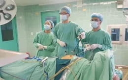 Vỡ bàng quang vì... nhịn tiểu nhiều giờ liền