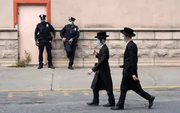 Xuất hiện các cụm dịch COVID-19 mới, thành phố New York, Mỹ thắt chặt quy định phòng dịch
