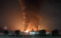 Cháy kho rác phế liệu rộng cả nghìn m2