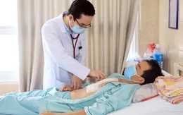 Lấy khối u to bằng quả trứng vịt trong... tim bệnh nhân