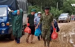 Ấm tình quân dân nơi vùng sạt lở Trà Leng