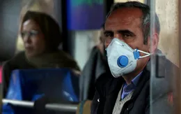 Iran phát tiền mặt hỗ trợ người dân