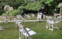 Hoãn lại niềm vui, giản tiện nỗi buồn trong dịch COVID-19