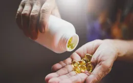 Anh cung cấp vitamin D miễn phí cho nhóm đối tượng dễ bị tổn thương
