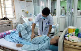 Người đàn ông ngộ độc chất cấm trong thuốc nam không rõ nguồn gốc