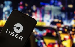Kìm hãm tốc độ “đốt tiền”, Uber bán mảng xe tự lái và taxi bay