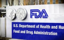 Ủy ban cố vấn FDA 'bật đèn xanh' cho vaccine Pfizer-BioNTech