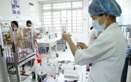 Hàng trăm trẻ nhập viện vì cúm, nhiều trẻ biến chứng nặng