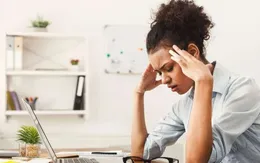 7 thói quen làm việc tại nhà bào mòn sức khỏe của bạn