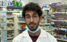 Dược sĩ Israel nhập viện vì vô tình tiêm quá liều vaccine COVID-19