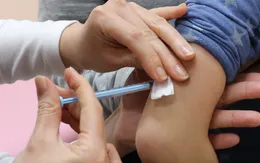 Nhật Bản sẽ đền bù nếu người dân tiêm vaccine COVID-19 gặp biến chứng