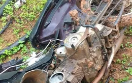 Đập phá xe máy của chốt trưởng để dằn mặt