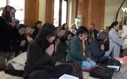 Phật tử kiều bào Pháp dự lễ cầu an đầu năm