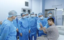 Ca ghép chi thể đầu tiên trên thế giới lấy từ người cho sống được thực hiện tại Việt Nam