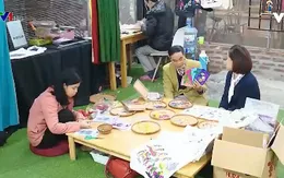 Nghệ nhân khuyết tật khởi nghiệp từ vải vụn