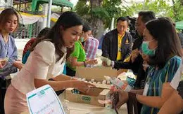 Chính phủ Thái Lan trực tiếp bán khẩu trang cho người dân