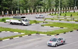 Đình chỉ 2 tháng đối với 5 cơ sở dạy lái xe có giáo viên dùng bằng giả