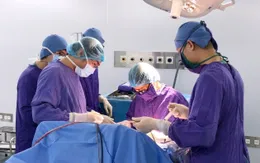6 tiếng căng thẳng lấy khối u não chiếm 1/4 não một phụ nữ