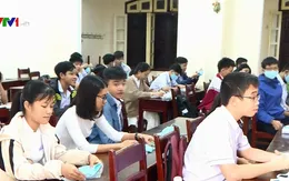 Học sinh, sinh viên Huế ngày đầu tiên trở lại trường