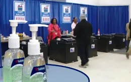 COVID-19 ảnh hưởng đến cục diện cuộc đua vào Nhà Trắng ra sao?