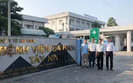 Bệnh viện Chợ Rẫy điều đội phản ứng nhanh hỗ trợ điều trị COVID-19 cho Tây Ninh