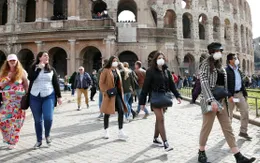 Italy xét nghiệm toàn bộ quan chức ở vùng dịch COVID-19