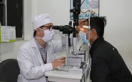 Cơ hội thoát mù từ kỹ thuật mới trong điều trị bệnh thiên đầu thống