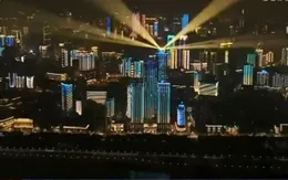 Cận cảnh màn trình diễn ánh sáng mừng kết thúc phong tỏa của thành phố Vũ Hán
