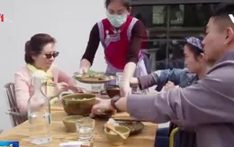 Giới chức Trung Quốc kêu gọi người dân chi tiêu mua sắm