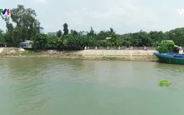 Kè chưa thi công xong đã sạt lở