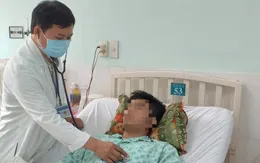 Chỉ đau ngực nhẹ, đi khám phát hiện khối u trung thất gần 1kg chèn ép mạch máu