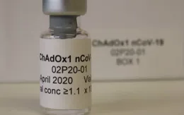 Anh vừa thử nghiệm vừa sản xuất 1 triệu liều vaccine COVID-19