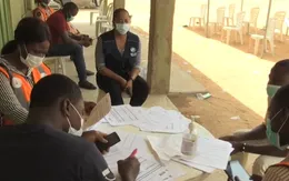 Đói nghèo hay nhiễm bệnh - Sự lựa chọn khó khăn của các nước châu Phi