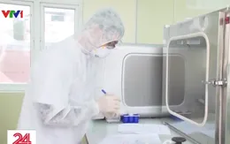 KHẨN: Tìm người tiếp xúc với nữ phóng viên mắc COVID-19