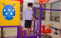 Kịp thời cứu chữa bé trai mắc hội chứng  viêm đa dây thần kinh cấp tính hiếm gặp