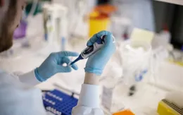 Kết quả hứa hẹn trong thử nghiệm vaccine phòng COVID-19 tại Mỹ