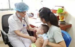 Người già, trẻ nhỏ đổ bệnh vì nắng nóng kéo dài