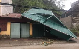 Nhiều người dân vẫn lơ là phòng tránh dông lốc