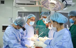 Người đàn ông được cứu sống thành công nhờ trái tim "xuyên Việt"