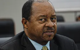 Zimbabwe bắt Bộ trưởng Y tế trong bê bối mua thiết bị chống dịch COVID-19