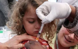 Gần 1/3 phụ huynh từ chối tiêm vaccine cúm cho con, giới chức y tế Mỹ lo ngại