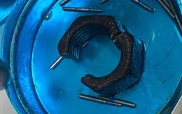 Hy hữu: Đai ốc mắc kẹt vào "của quý" người đàn ông