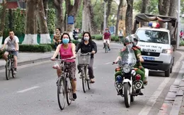 Hà Nội khuyến cáo người dân rửa tay, đeo khẩu trang nơi công cộng