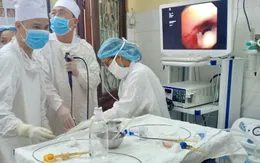 Tức ngực, khó thở cả tuần vì mảnh xương cá mắc trong lòng phế quản